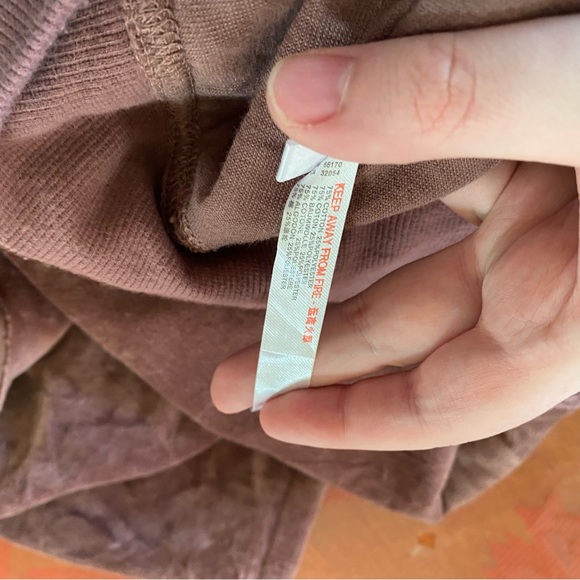 Urban Outfitters • Slouchy Vail Velour Hoodie Sweatshirt in Mauve - Picture 13 of 13